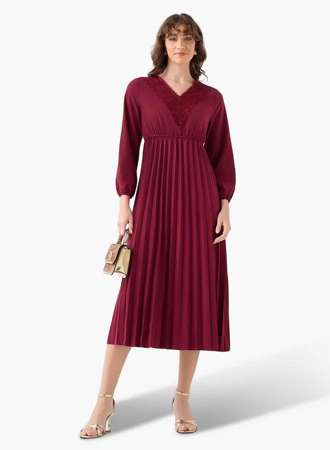 سبلاش فيڤ Pleated Midi Dress with Lace Detail